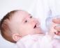 Förstoppning hos spädbarn: symtom och orsaker