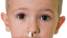 Što staviti djetetu u nos za curenje nosa: lijekovi i narodni lijekovi